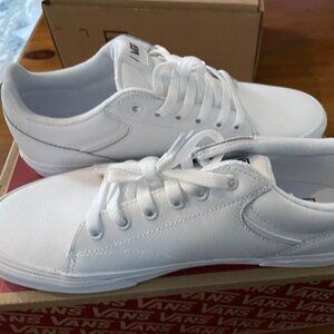 Women's Vans Seldan White Sneakers Size 10 NIB new